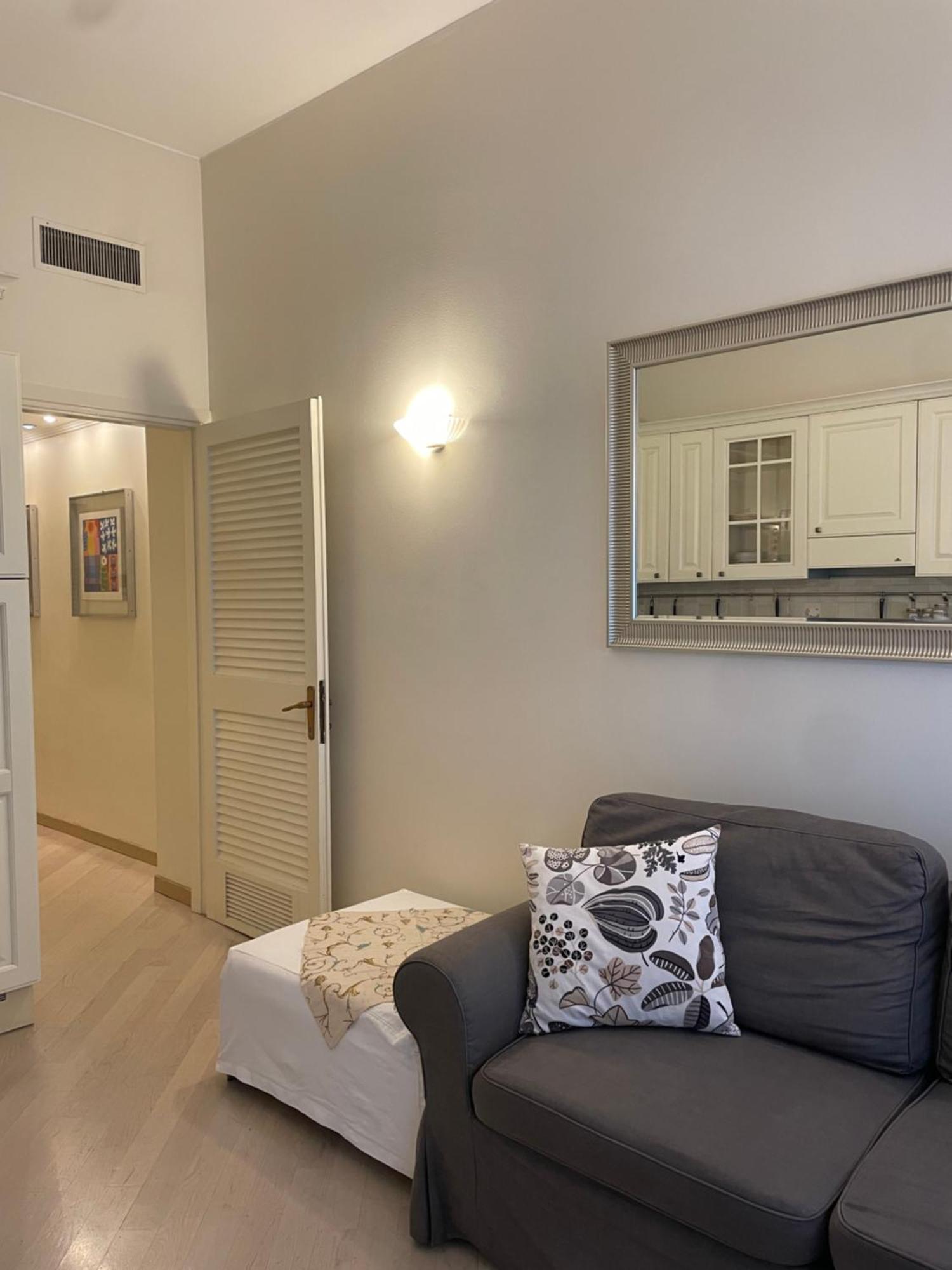 Downtown Apartment Milan Bagian luar foto