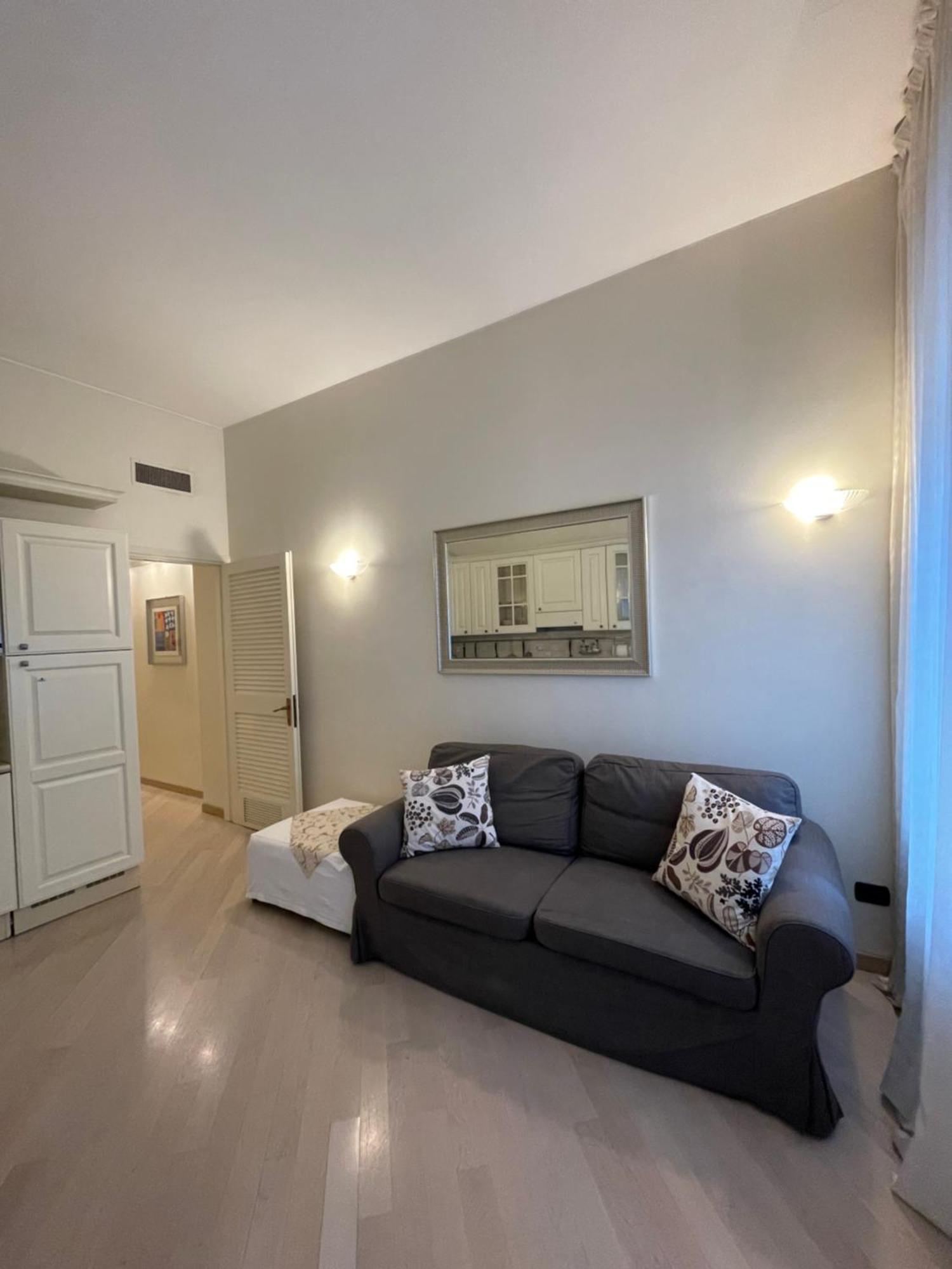 Downtown Apartment Milan Bagian luar foto