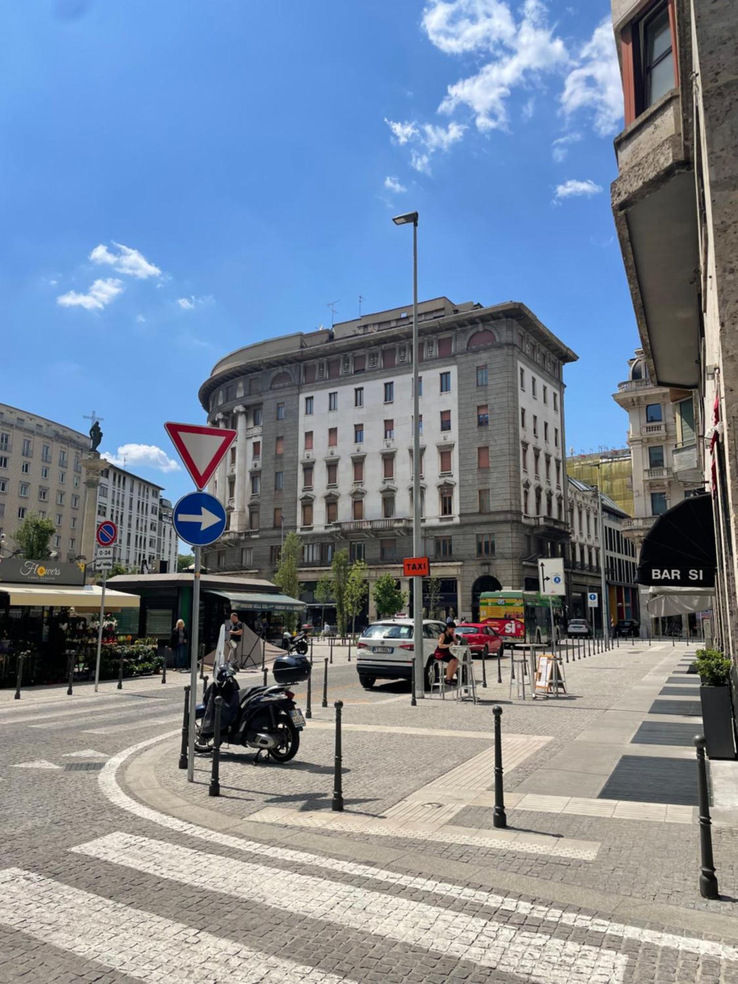 Downtown Apartment Milan Bagian luar foto